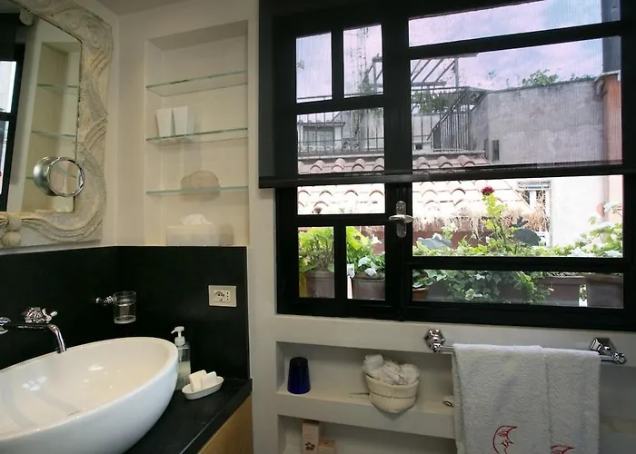Zev's Terrace In Trastevere - Saint Peter View